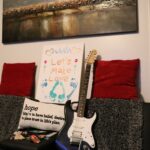 Futon Guitar